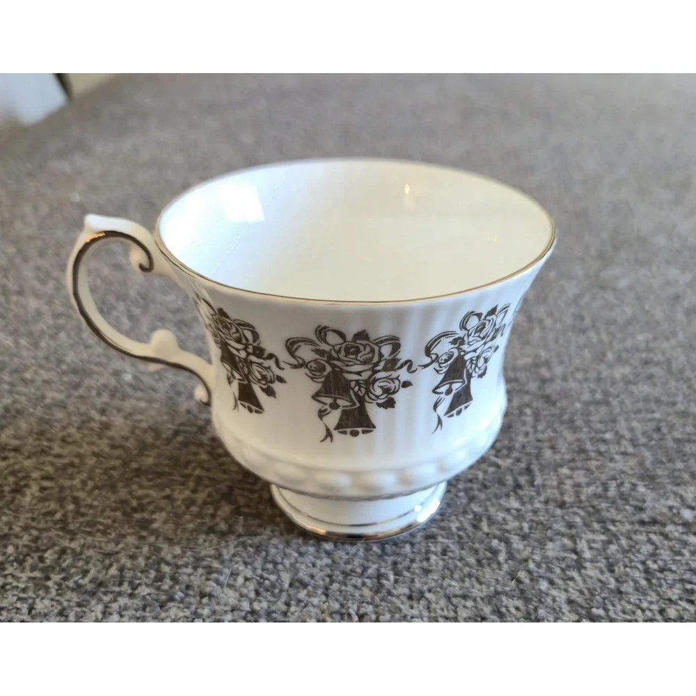 Elizabethan Staffordshire Fine Bone China 25th Anniversary Teacup Silver England